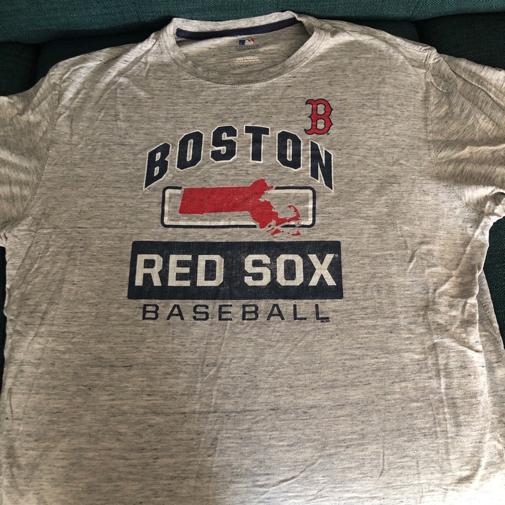 ⭐️⚾️ Boston Red Sox Men’s Logo T-Shirt